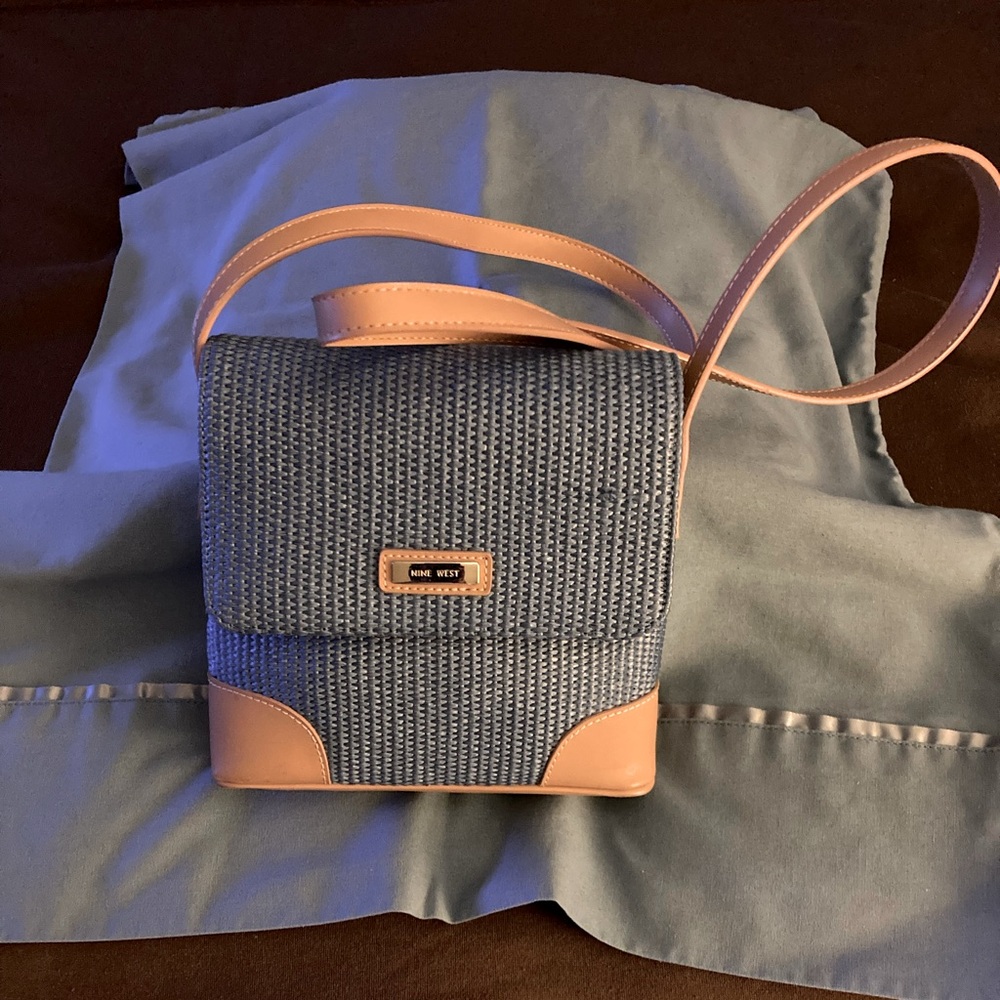 Nine West Woven Blue Shoulder Bag Faux Leather Purse. Preowned. EUC